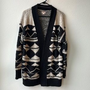 Cozy warm black and white knit long sleeve sweater cardigan